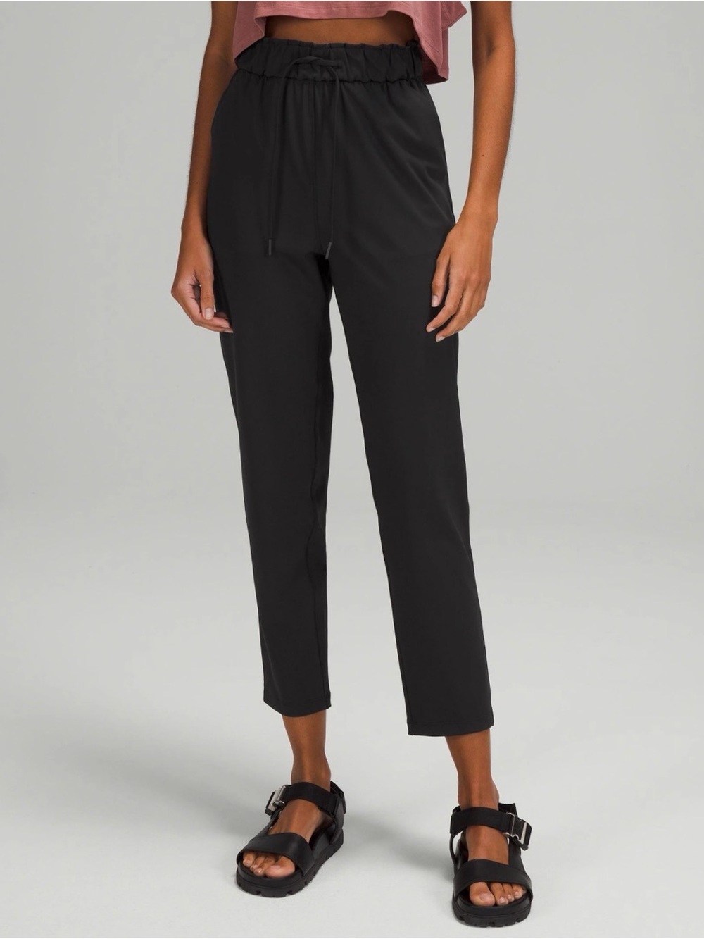 lululemon athletica Black Women's on the fly Cropped Pants